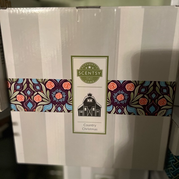 Scentsy Country Christmas Warmer *RETIRED* - Picture 3 of 3